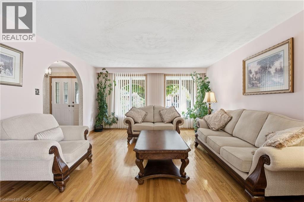 16 Tara Court, Hamilton, Ontario  L8K 6E6 - Photo 6 - 40779484