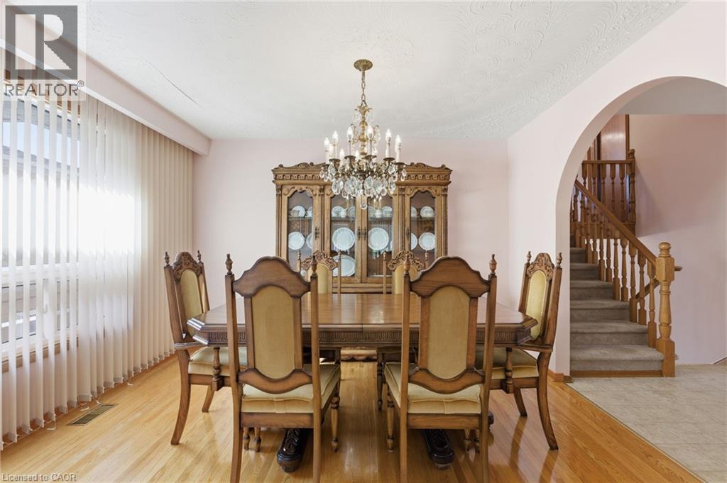 16 Tara Court, Hamilton, Ontario  L8K 6E6 - Photo 8 - 40779484