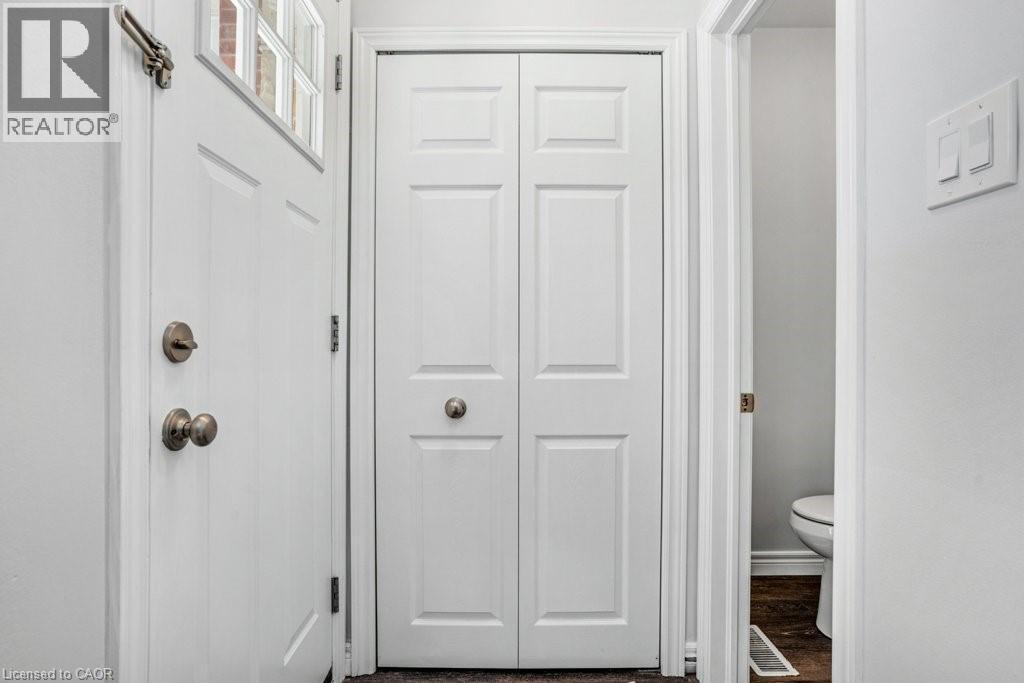 262 Westcourt Place, Waterloo, Ontario  N2L 2R7 - Photo 5 - 40771584