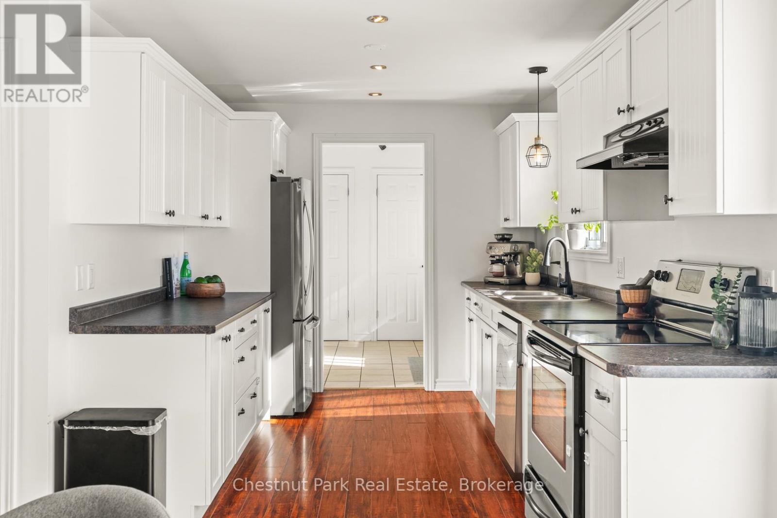 39 Golf Course Road, Huntsville, Ontario  P1H 1N7 - Photo 4 - X12489708