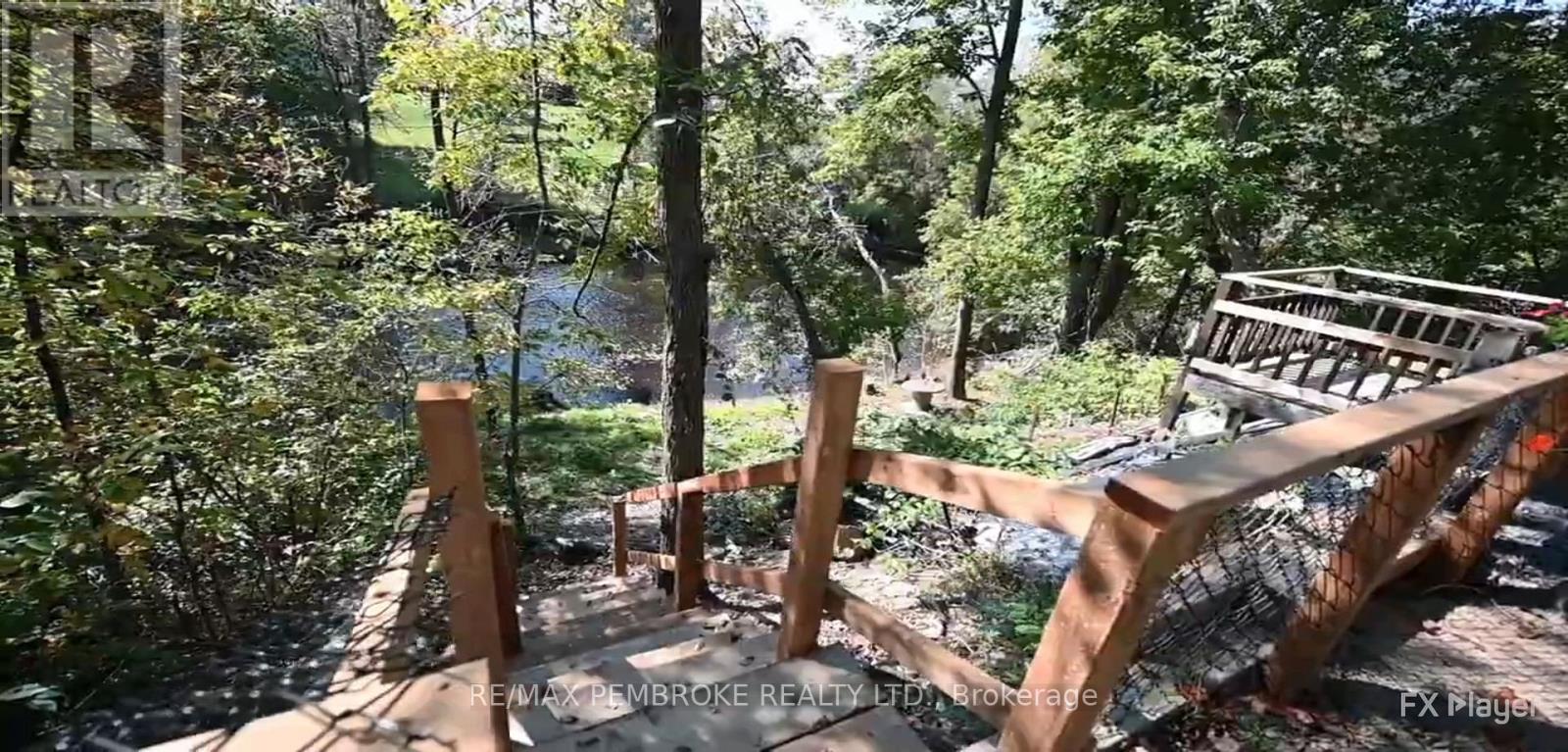 554 Thompson Street, Pembroke, Ontario  K8A 3S1 - Photo 11 - X12489574