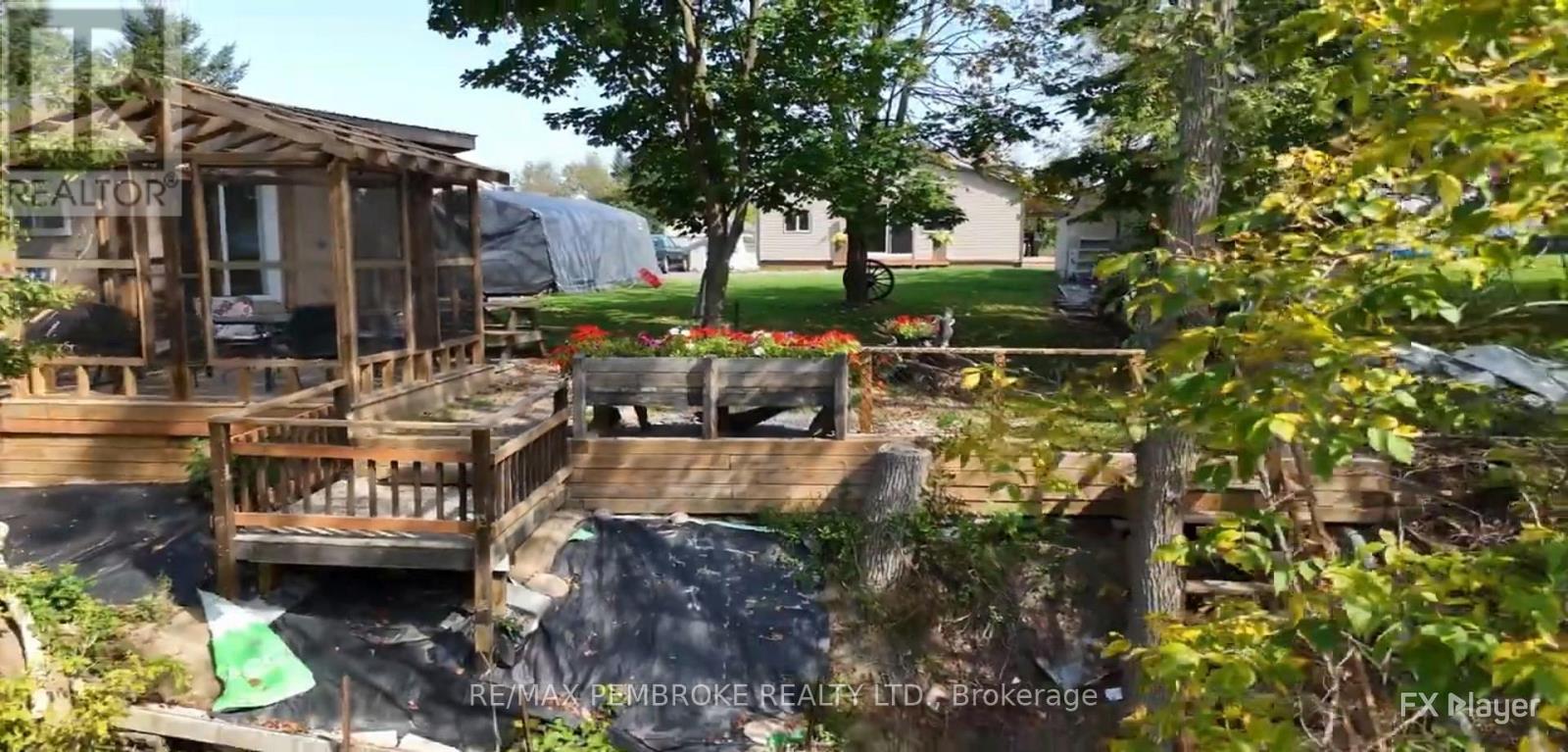 554 Thompson Street, Pembroke, Ontario  K8A 3S1 - Photo 13 - X12489574