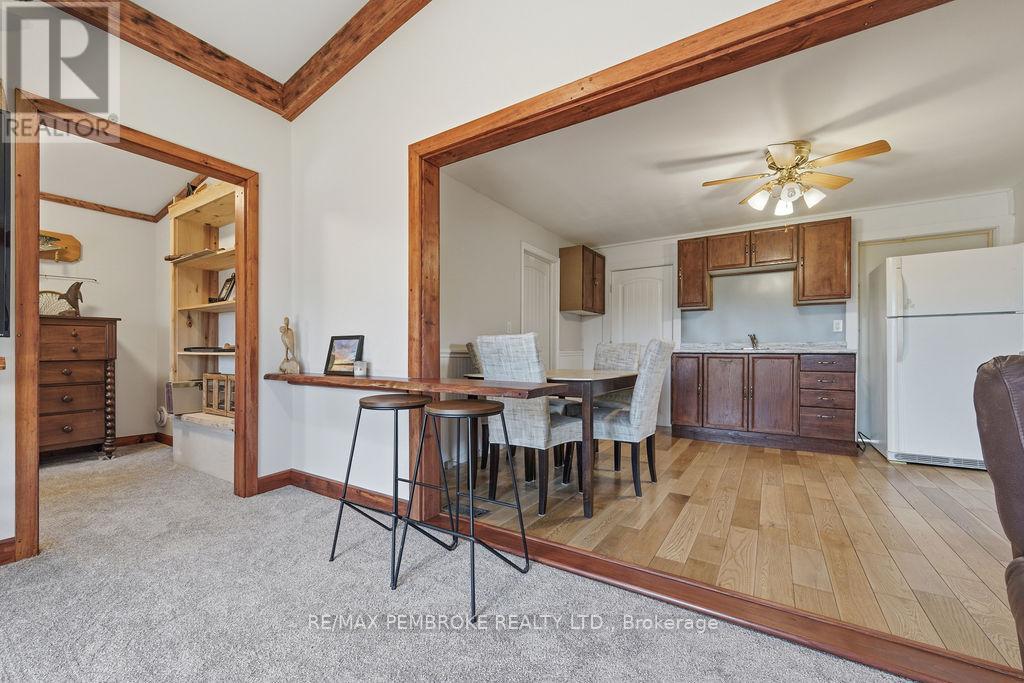 554 Thompson Street, Pembroke, Ontario  K8A 3S1 - Photo 16 - X12489574