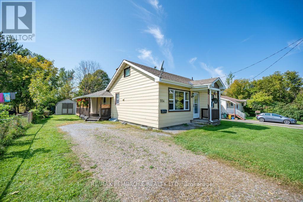 554 Thompson Street, Pembroke, Ontario  K8A 3S1 - Photo 2 - X12489574