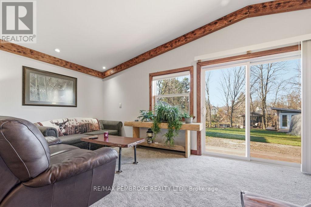 554 Thompson Street, Pembroke, Ontario  K8A 3S1 - Photo 28 - X12489574