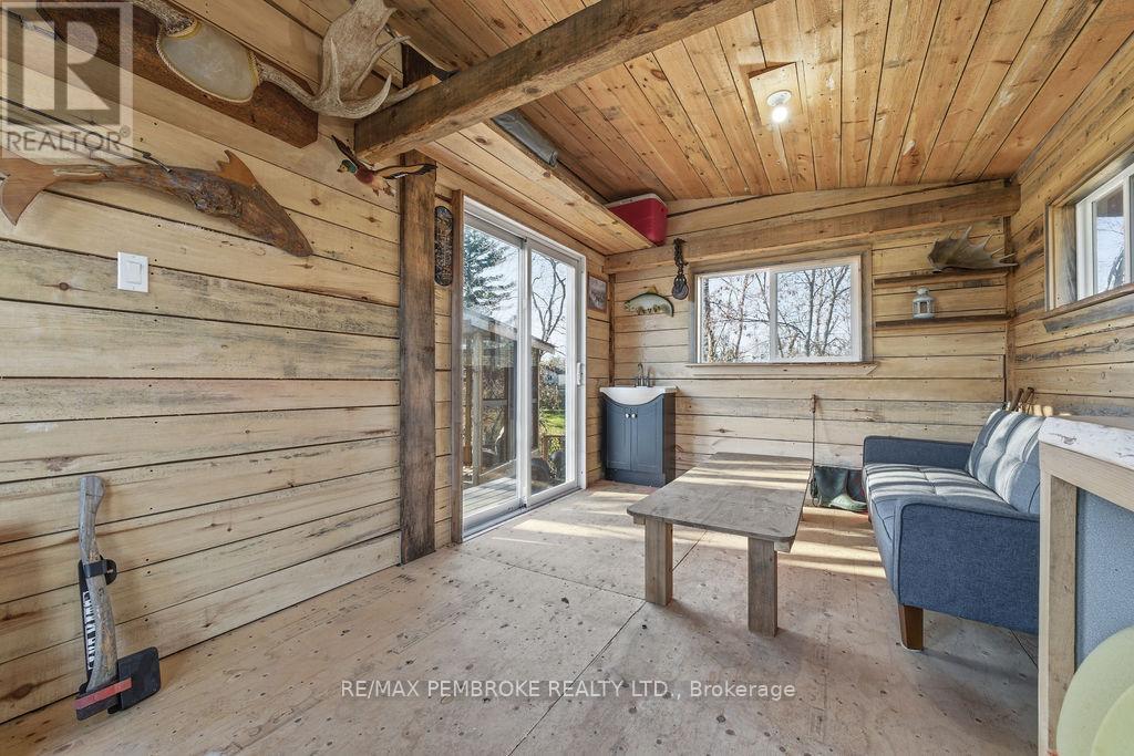 554 Thompson Street, Pembroke, Ontario  K8A 3S1 - Photo 41 - X12489574