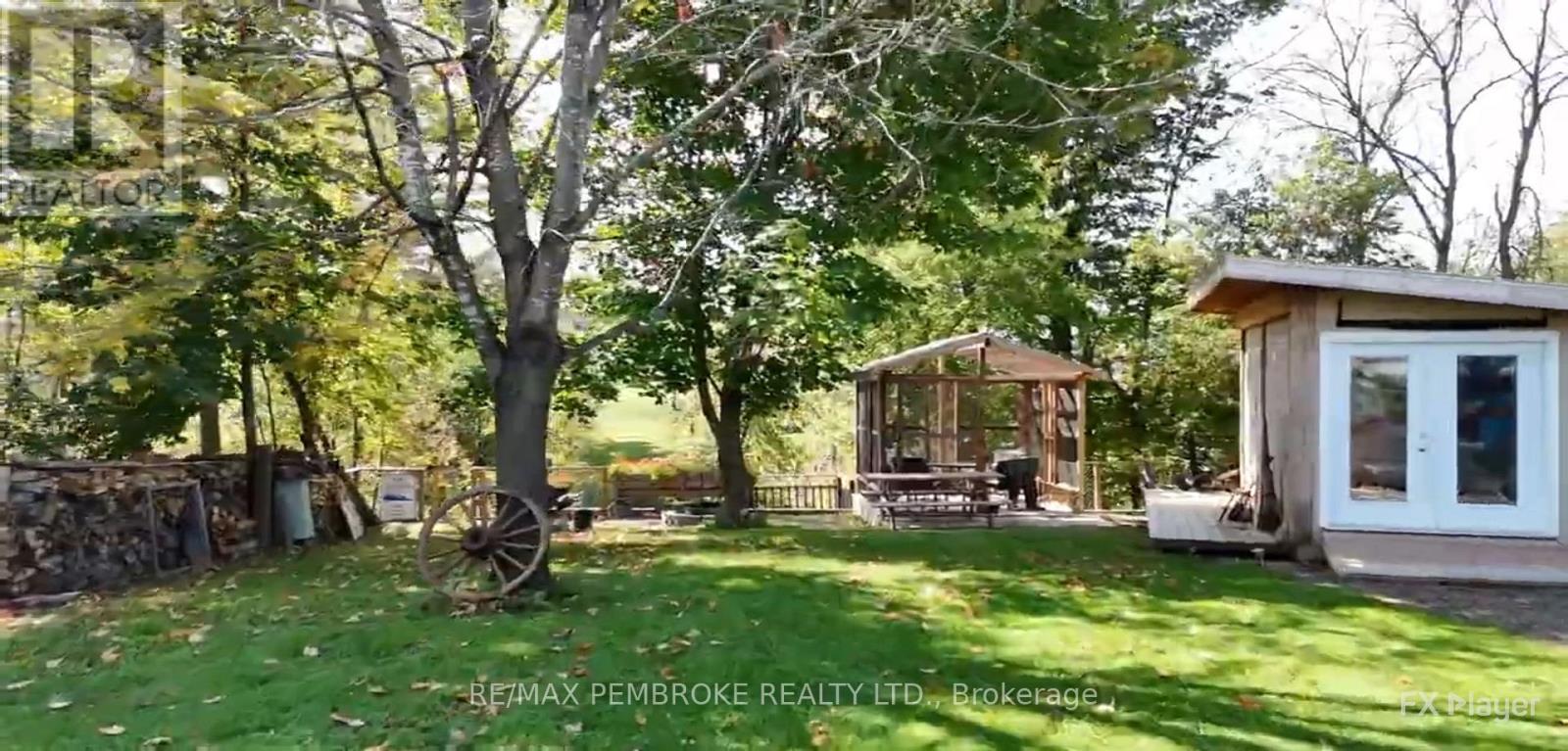 554 Thompson Street, Pembroke, Ontario  K8A 3S1 - Photo 8 - X12489574