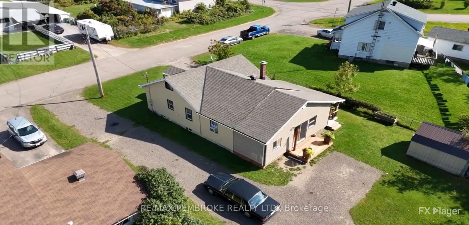 554 Thompson Street, Pembroke, Ontario  K8A 3S1 - Photo 9 - X12489574