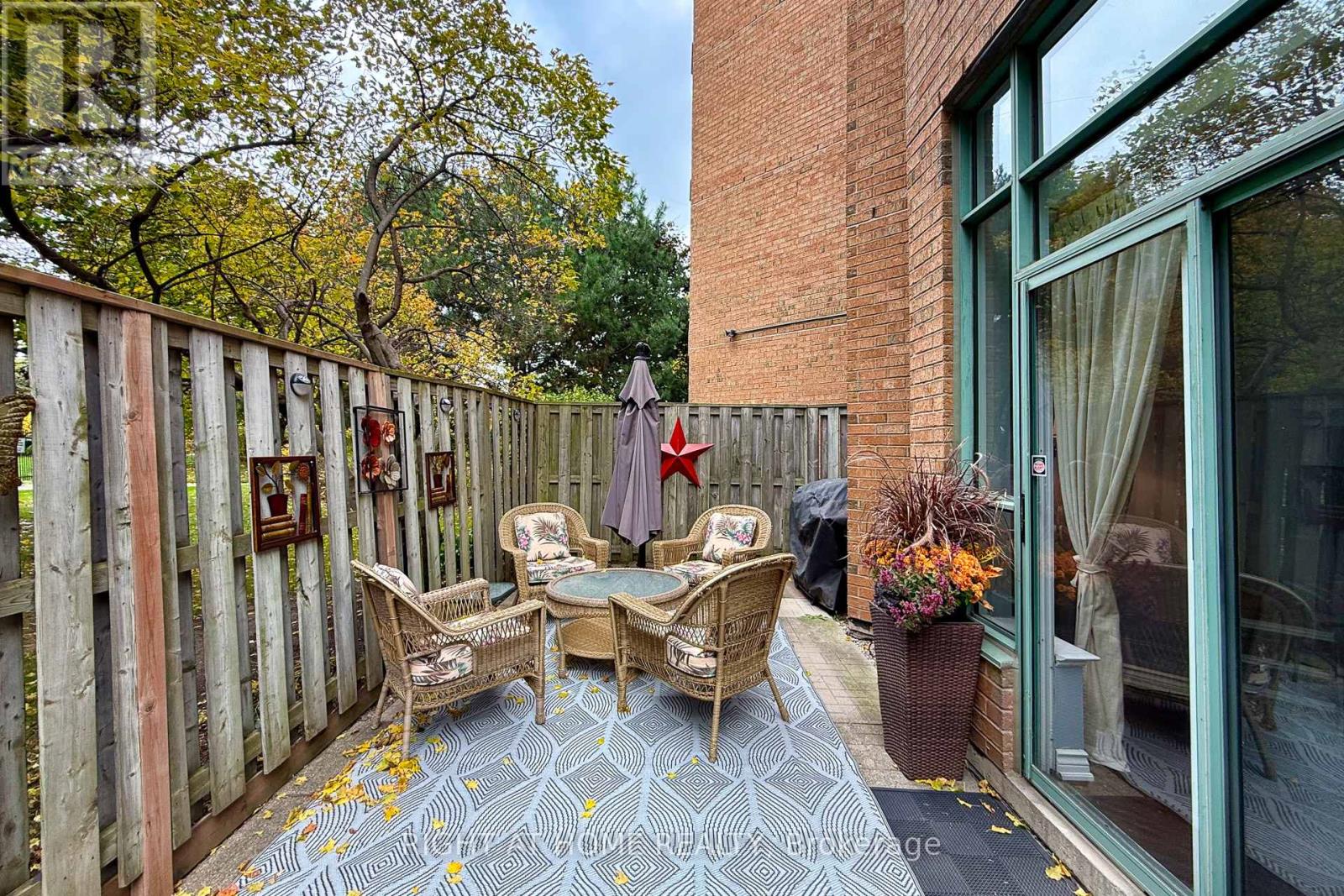 111 - 1276 Maple Crossing Boulevard, Burlington, Ontario  L7S 2J9 - Photo 11 - W12489532