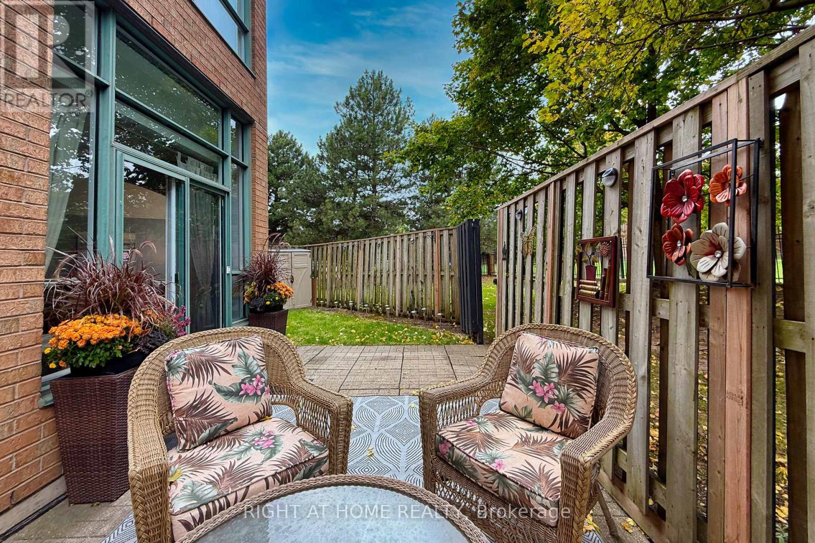 111 - 1276 Maple Crossing Boulevard, Burlington, Ontario  L7S 2J9 - Photo 12 - W12489532