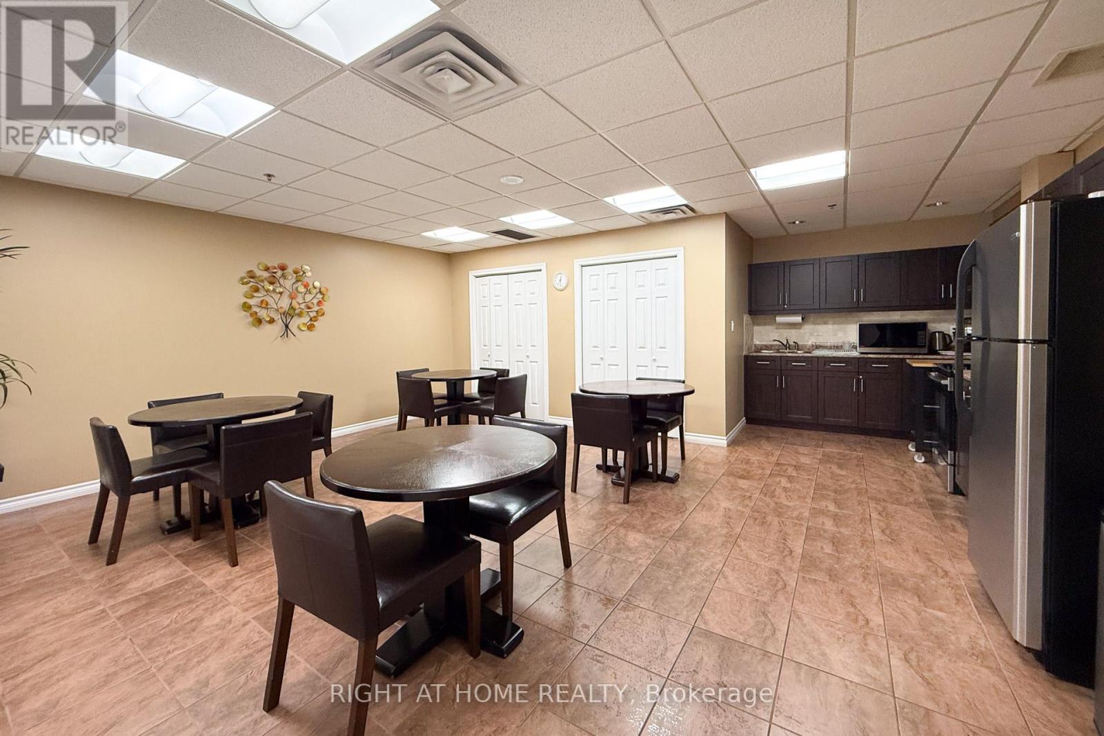 111 - 1276 Maple Crossing Boulevard, Burlington, Ontario  L7S 2J9 - Photo 33 - W12489532