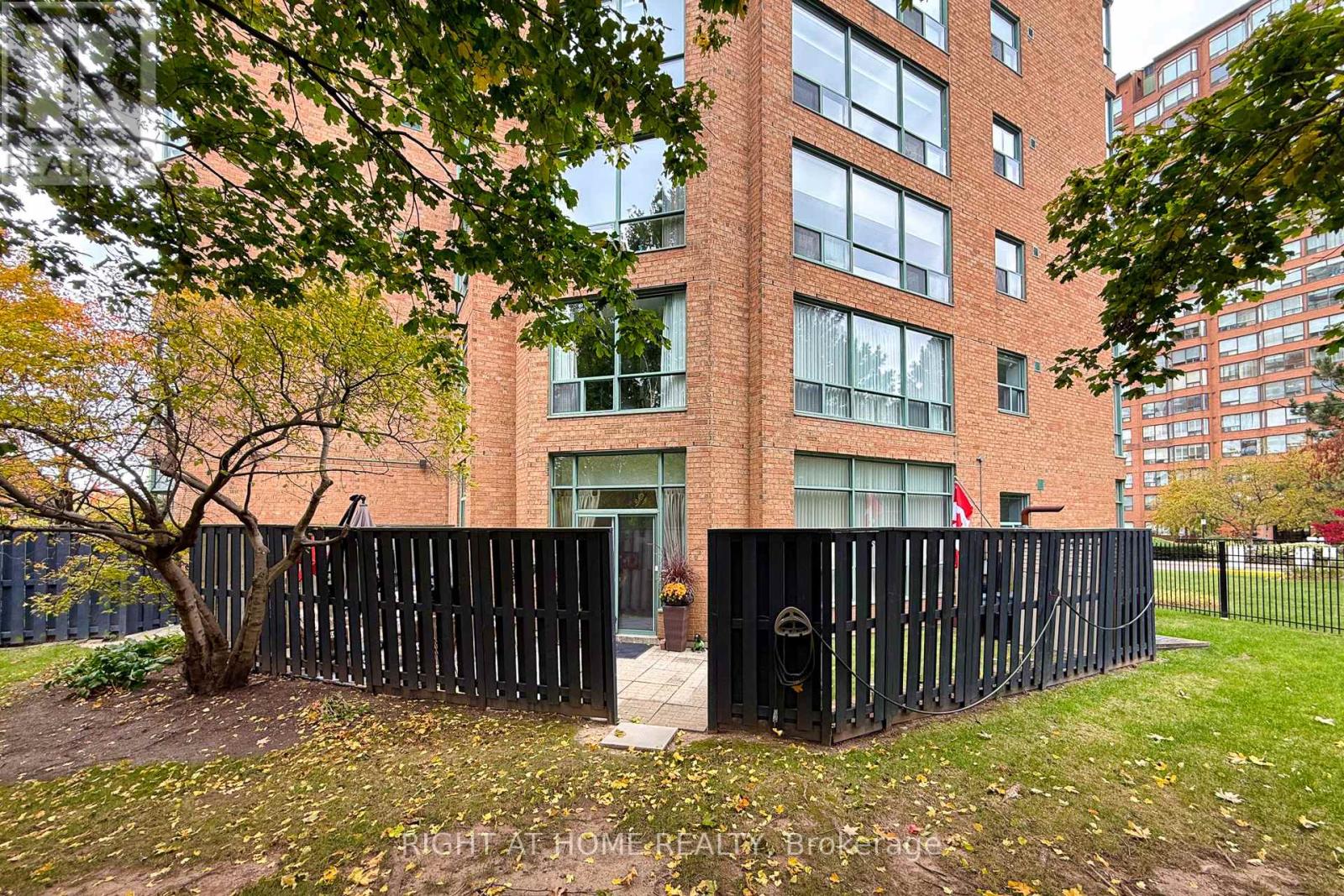 111 - 1276 Maple Crossing Boulevard, Burlington, Ontario  L7S 2J9 - Photo 42 - W12489532