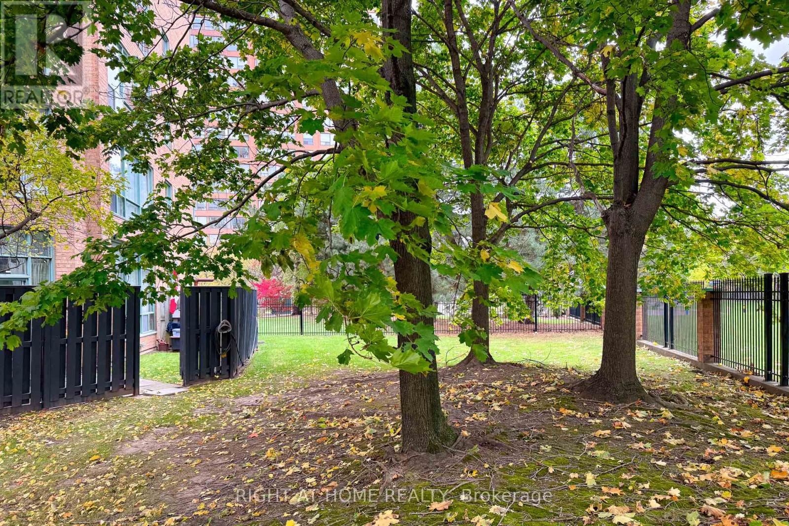 111 - 1276 Maple Crossing Boulevard, Burlington, Ontario  L7S 2J9 - Photo 44 - W12489532