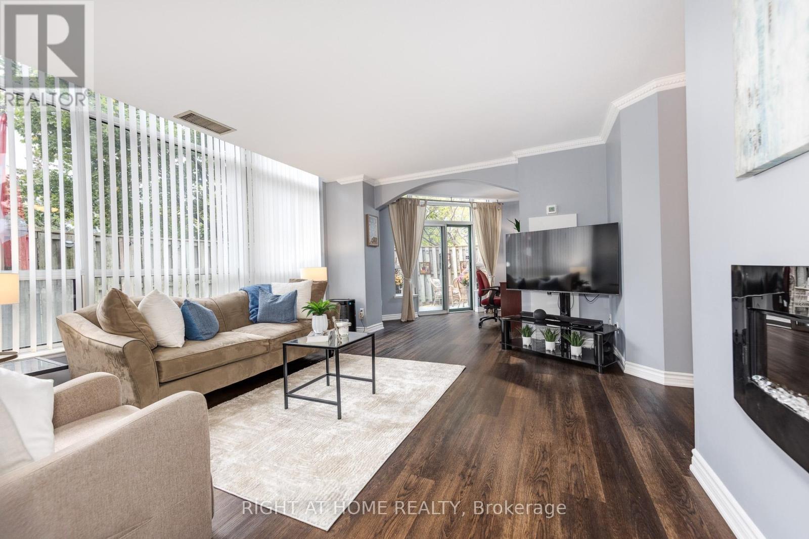 111 - 1276 Maple Crossing Boulevard, Burlington, Ontario  L7S 2J9 - Photo 8 - W12489532