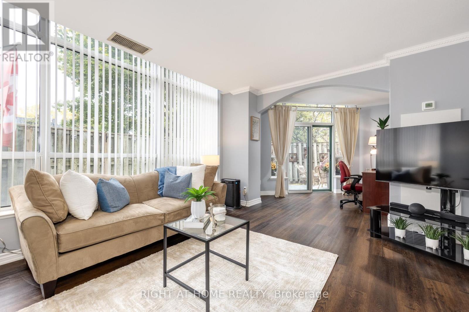 111 - 1276 Maple Crossing Boulevard, Burlington, Ontario  L7S 2J9 - Photo 9 - W12489532