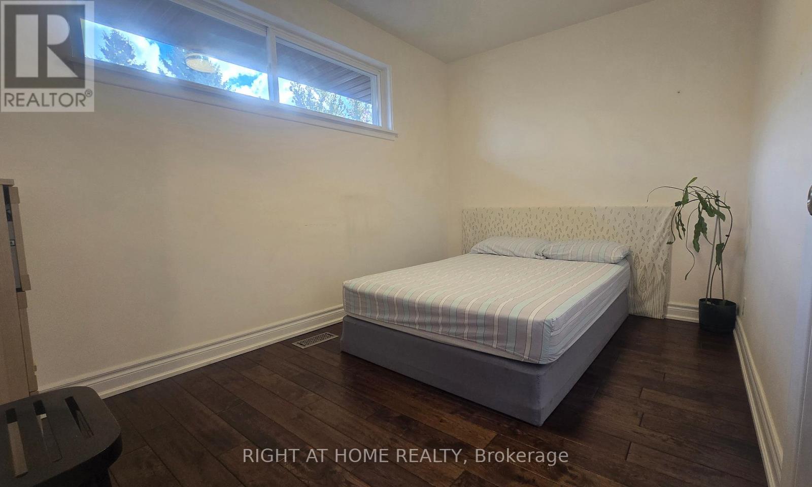 27 Shipley Road, Toronto, Ontario  M9R 3H7 - Photo 17 - W12489558