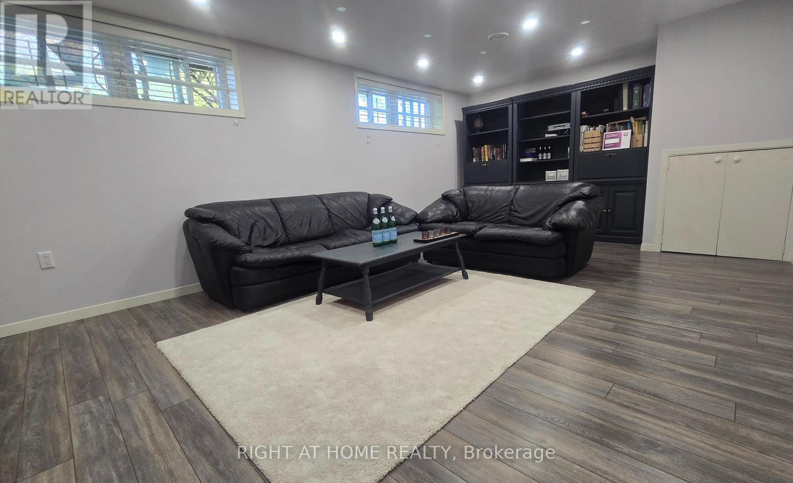 27 Shipley Road, Toronto, Ontario  M9R 3H7 - Photo 22 - W12489558