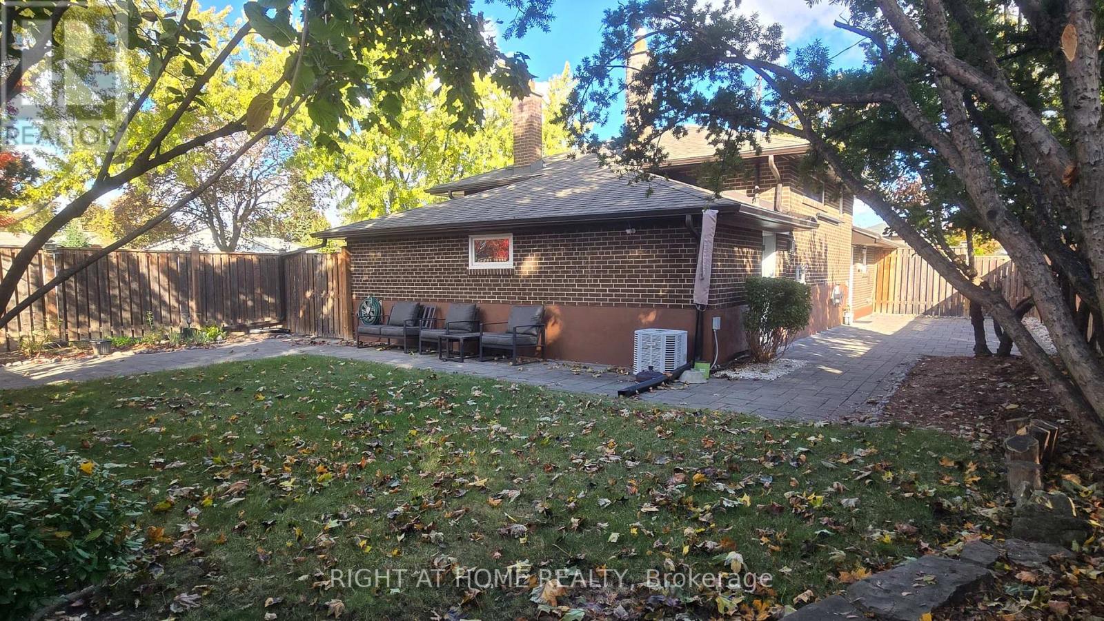 27 Shipley Road, Toronto, Ontario  M9R 3H7 - Photo 26 - W12489558