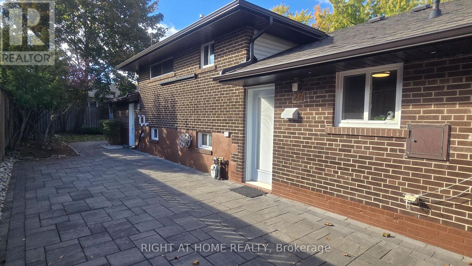 27 Shipley Road, Toronto, Ontario  M9R 3H7 - Photo 28 - W12489558