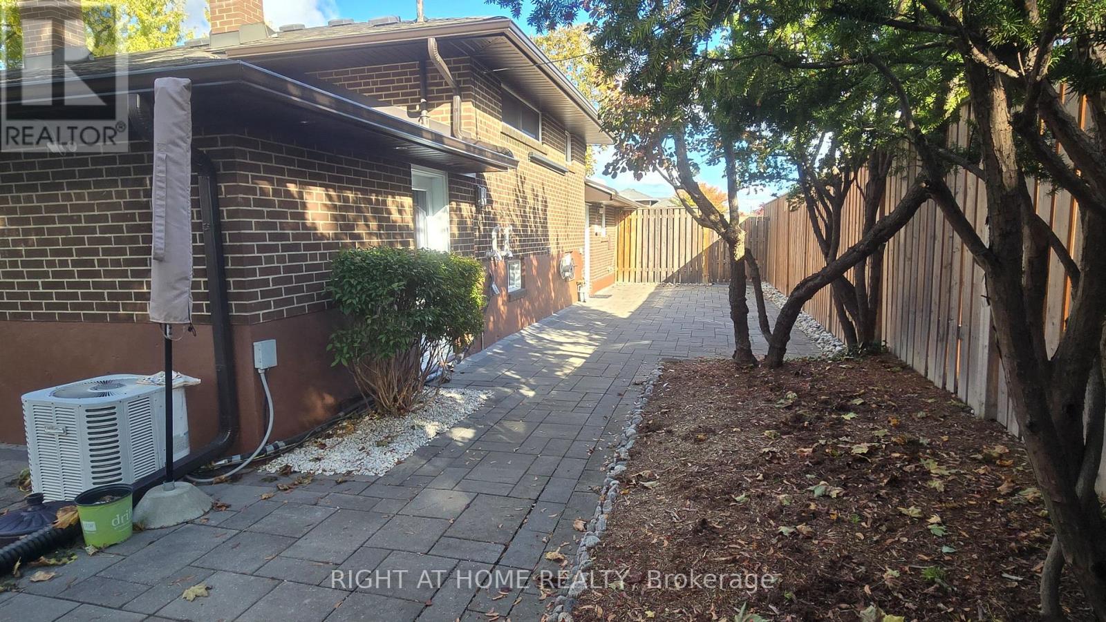 27 Shipley Road, Toronto, Ontario  M9R 3H7 - Photo 29 - W12489558