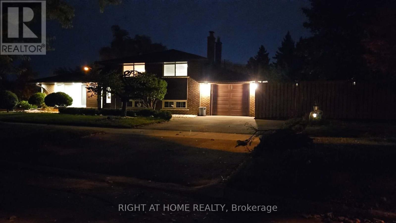 27 Shipley Road, Toronto, Ontario  M9R 3H7 - Photo 5 - W12489558