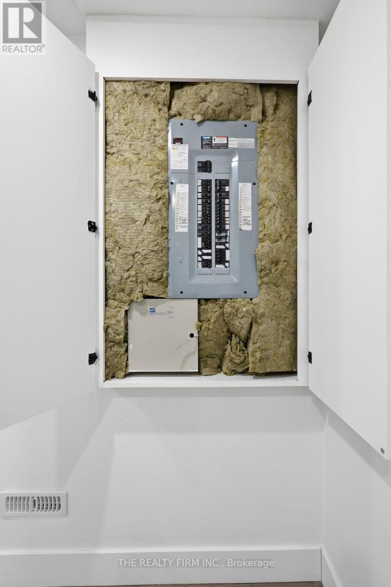 1012 Oakcrossing Road, London North (North M), Ontario  N6H 0A8 - Photo 42 - X12488398