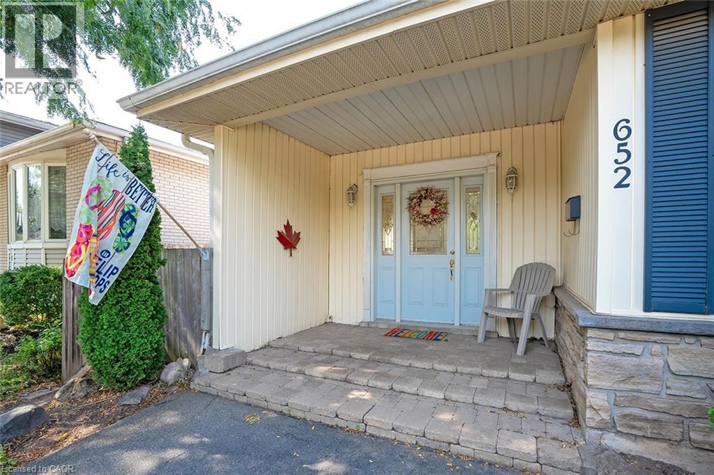 652 Ardleigh Crescent, Burlington, Ontario  L7L 4K8 - Photo 3 - 40782007