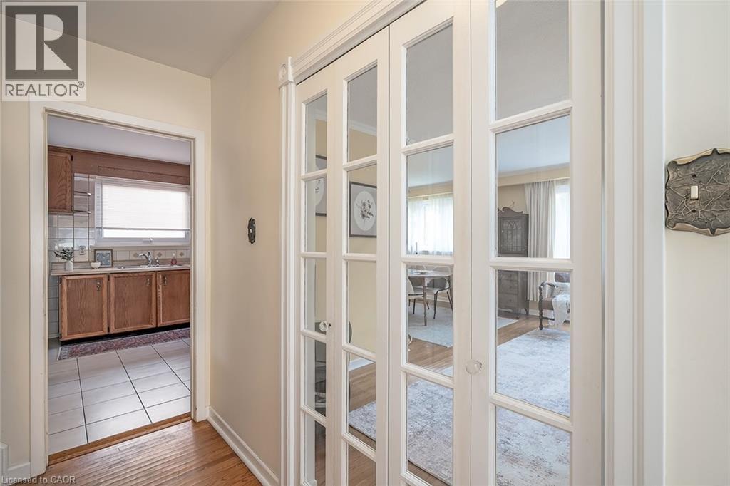 652 Ardleigh Crescent, Burlington, Ontario  L7L 4K8 - Photo 7 - 40782007