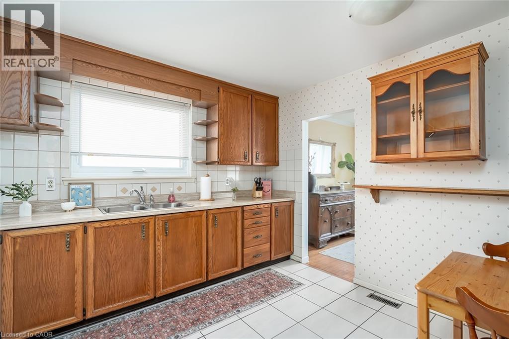 652 Ardleigh Crescent, Burlington, Ontario  L7L 4K8 - Photo 8 - 40782007