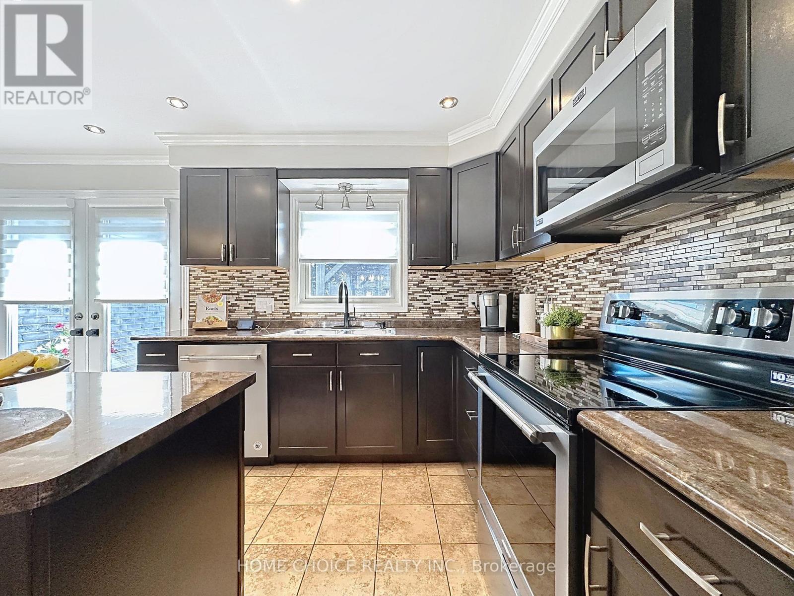 49 Riviera Ridge, Hamilton, Ontario  L8E 5E7 - Photo 12 - X12489542