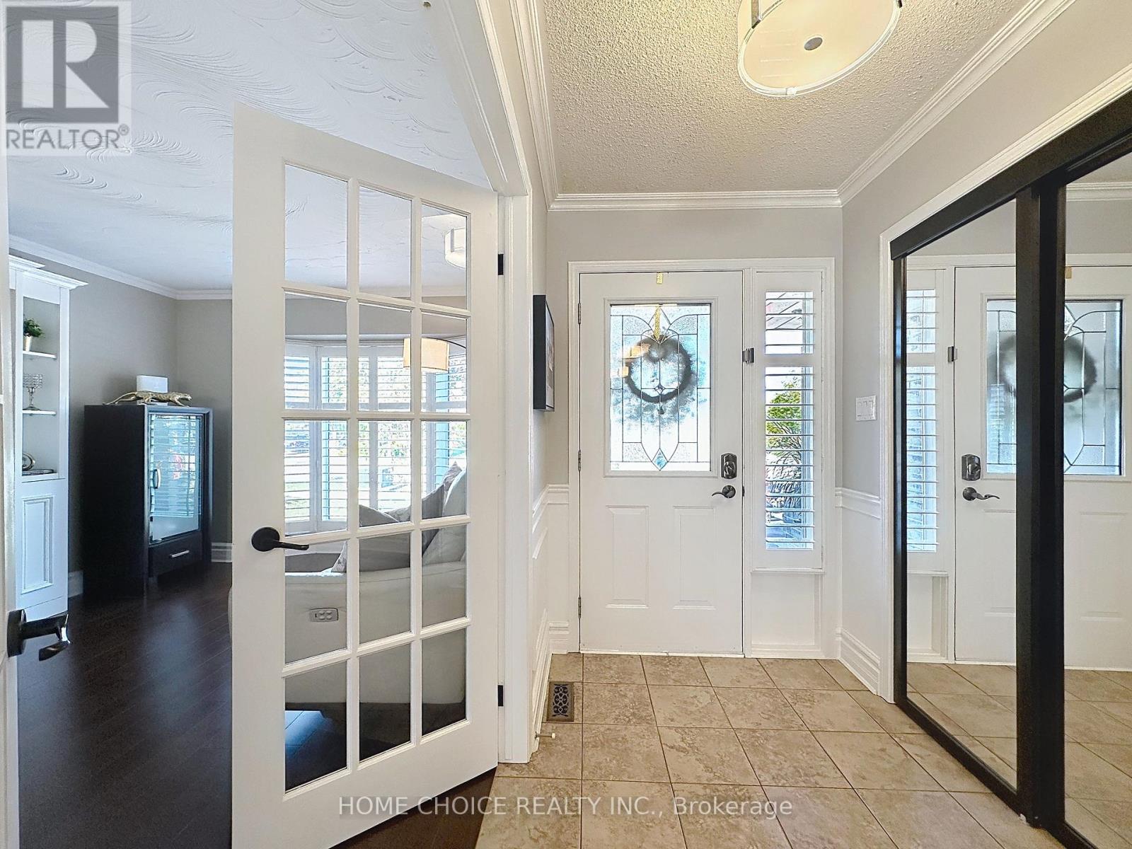 49 Riviera Ridge, Hamilton, Ontario  L8E 5E7 - Photo 3 - X12489542