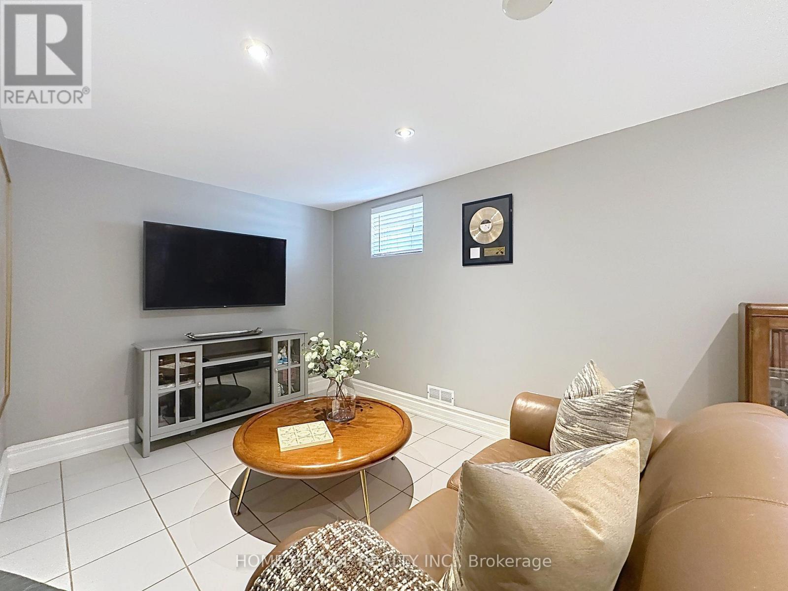 49 Riviera Ridge, Hamilton, Ontario  L8E 5E7 - Photo 31 - X12489542