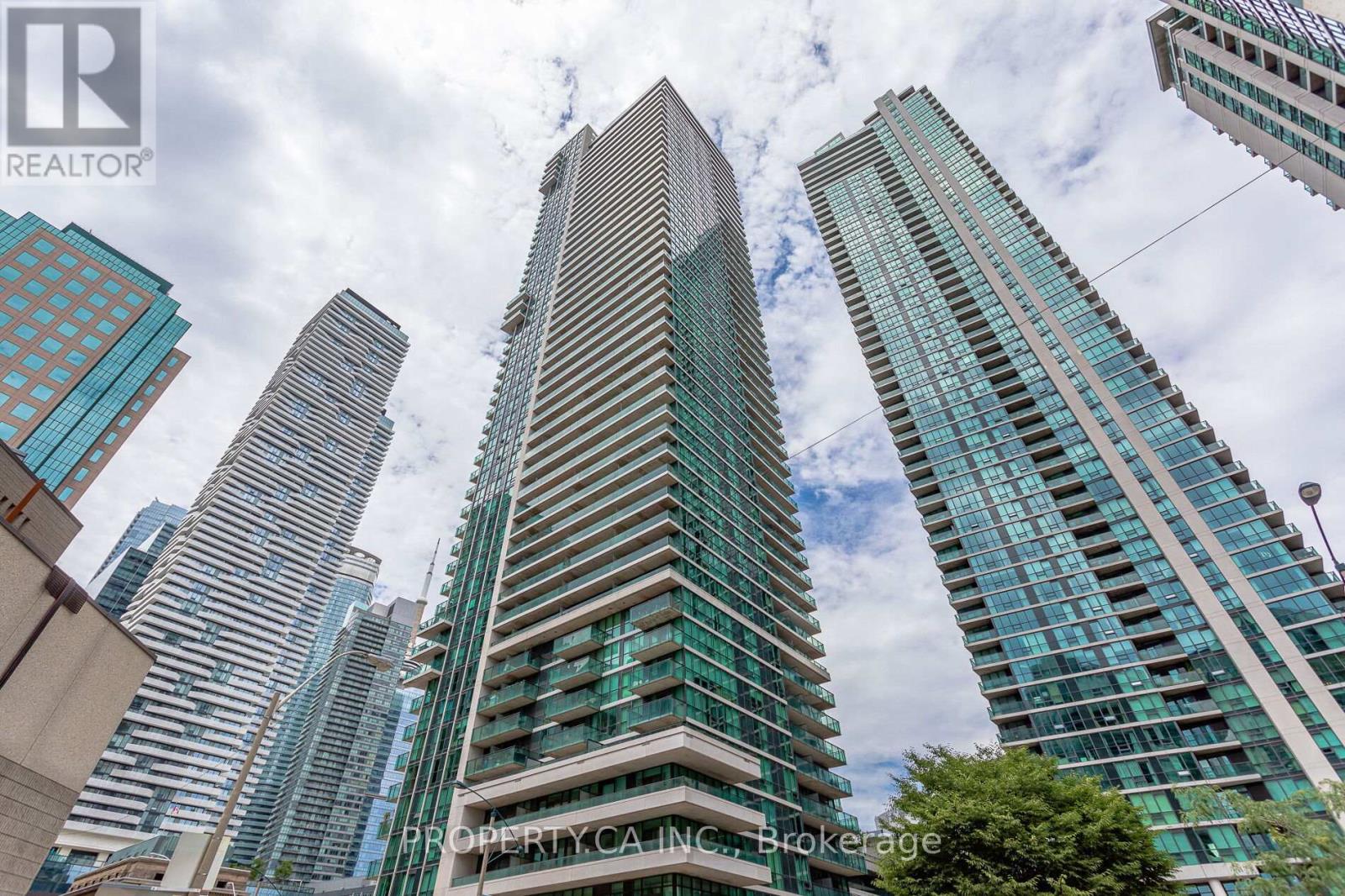 1604 - 33 Bay Street, Toronto, Ontario  M5J 2Z3 - Photo 2 - C12489626