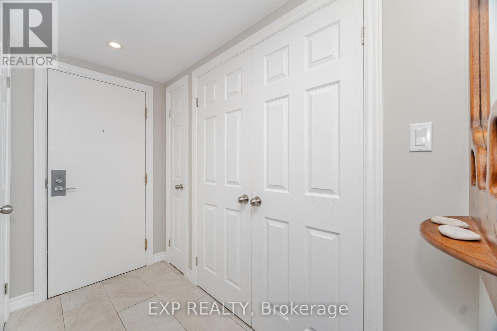 2007 - 55 Centre Avenue, Toronto, Ontario  M5G 2H5 - Photo 21 - C12489662