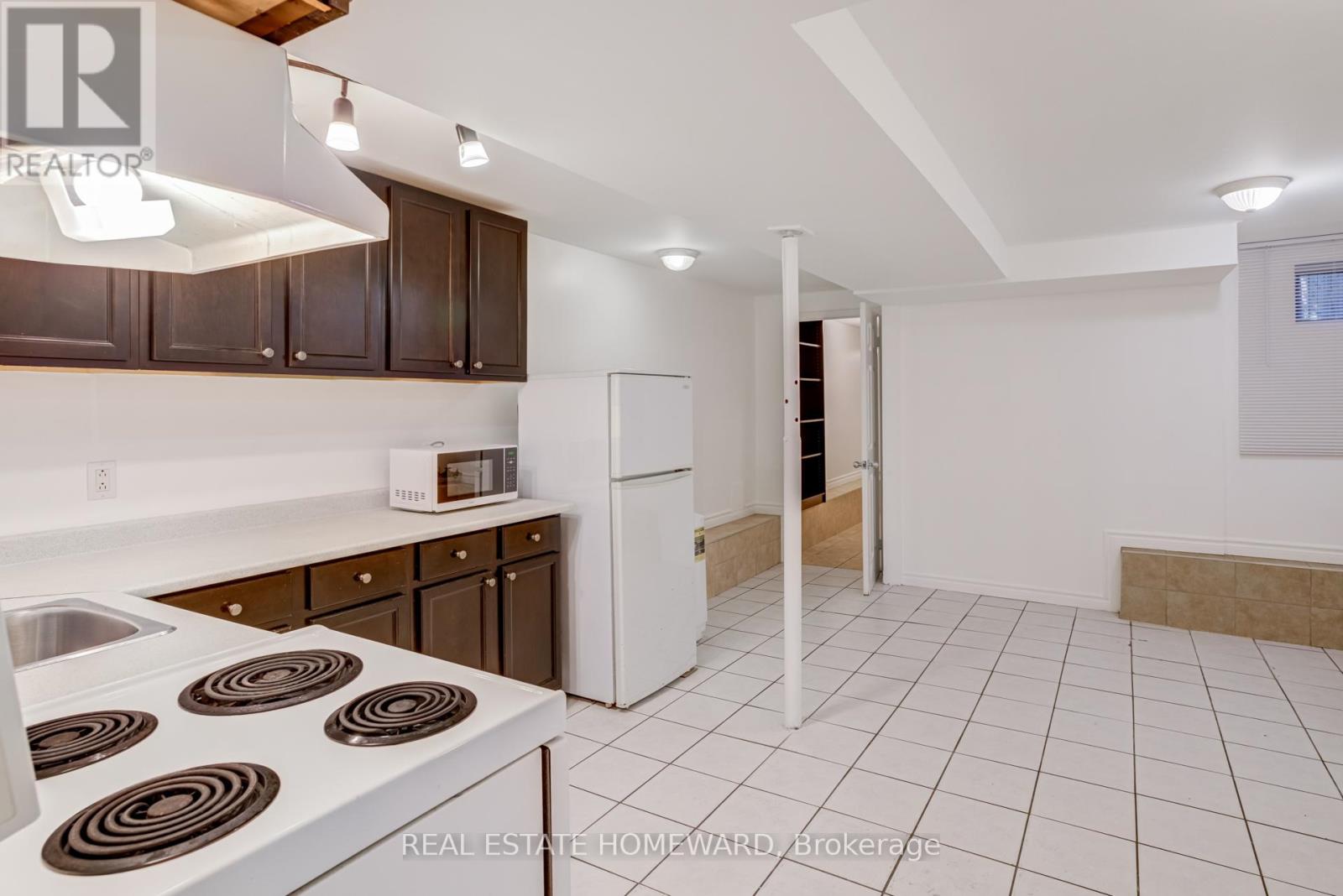 Lower - 208 Ontario Street, Toronto, Ontario  M5A 2V5 - Photo 9 - C12489680