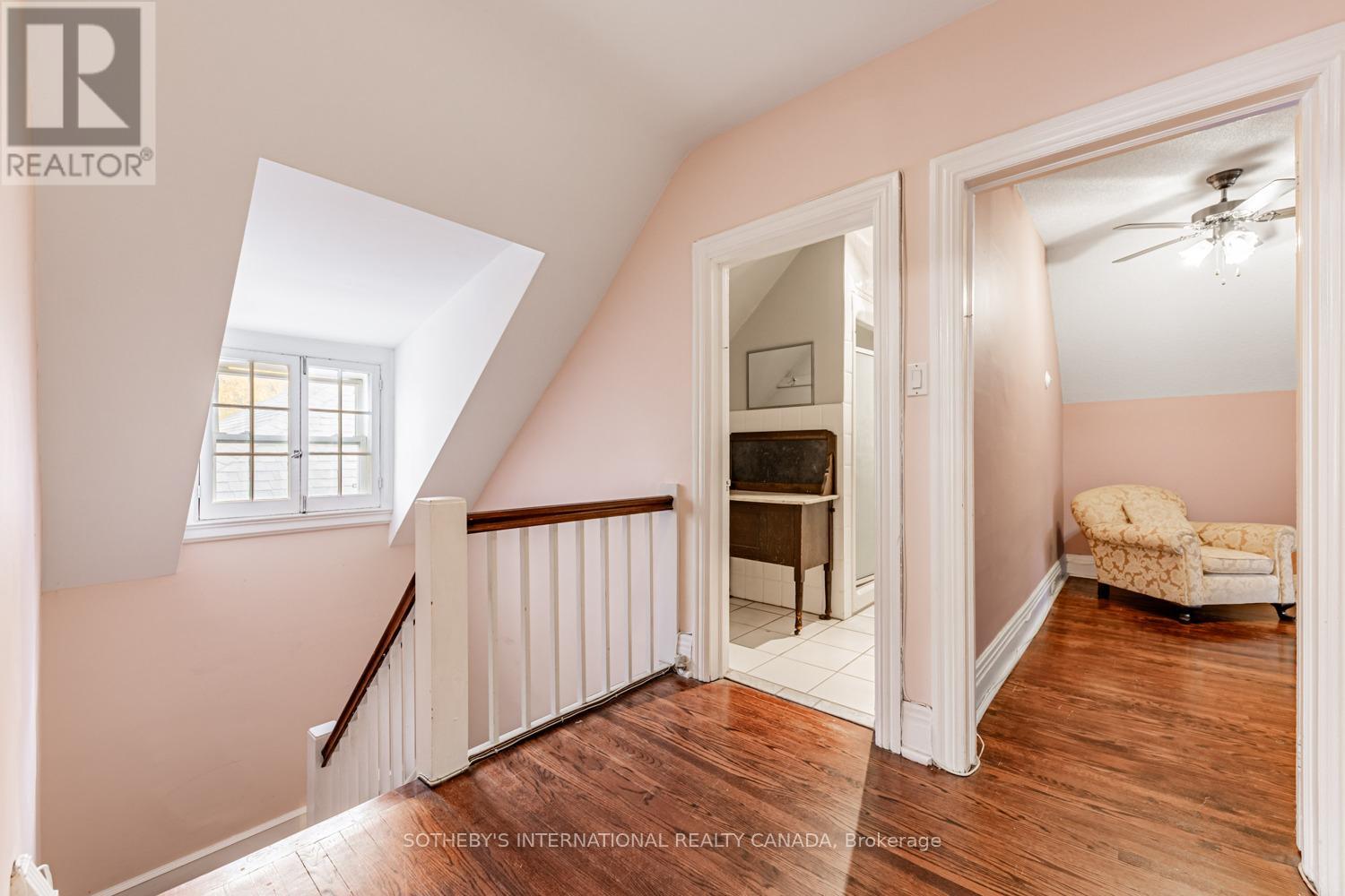 38 Foxbar Road, Toronto, Ontario  M4V 2G6 - Photo 27 - C12489116