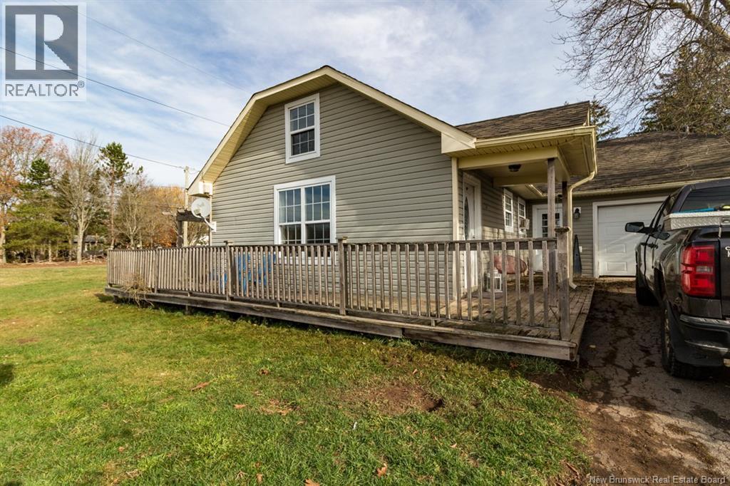28 Bridge Street, Apohaqui, New Brunswick  E5P 3M5 - Photo 2 - NB129380