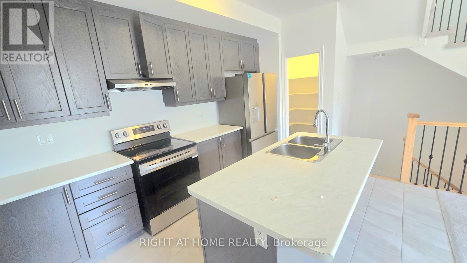 1992 Cameron Lott Crescent, Oshawa, Ontario  L1H 7K5 - Photo 10 - E12489612