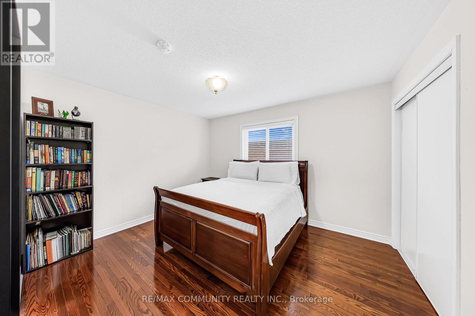 37 Denim Drive, Brampton, Ontario L6P 2R3 - Photo 27 - W12487780