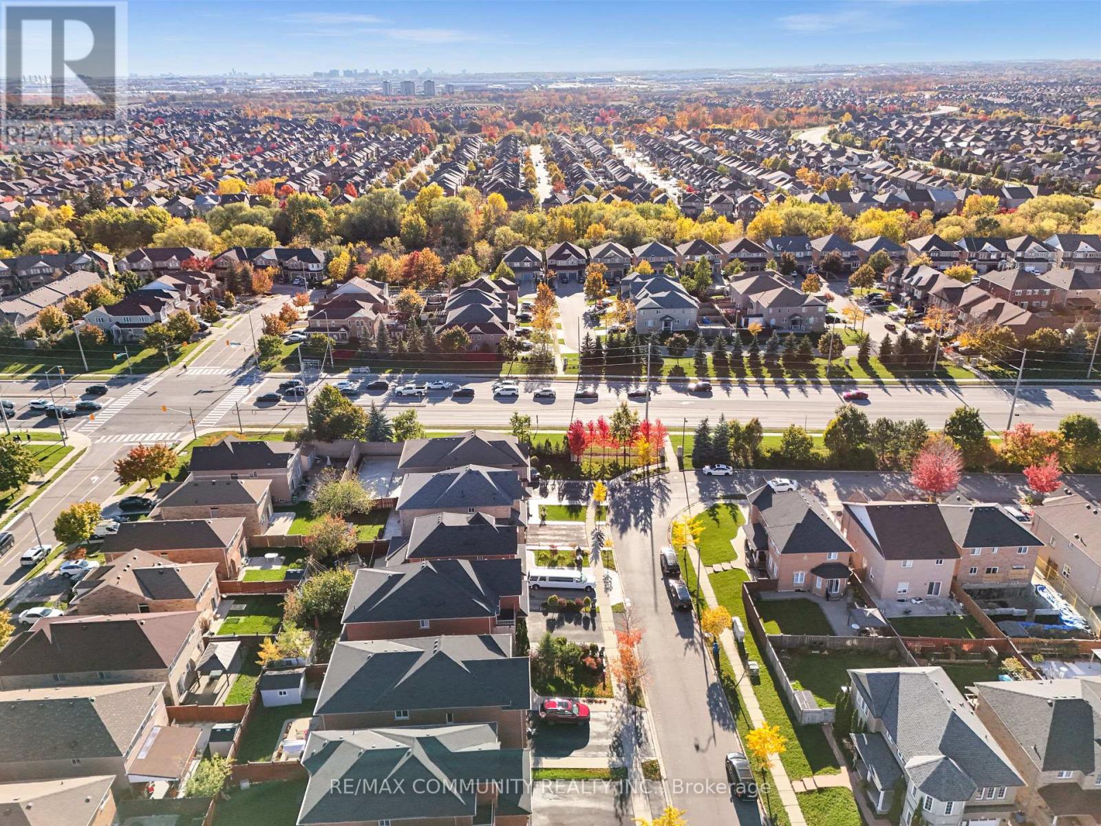 37 Denim Drive, Brampton, Ontario L6P 2R3 - Photo 49 - W12487780