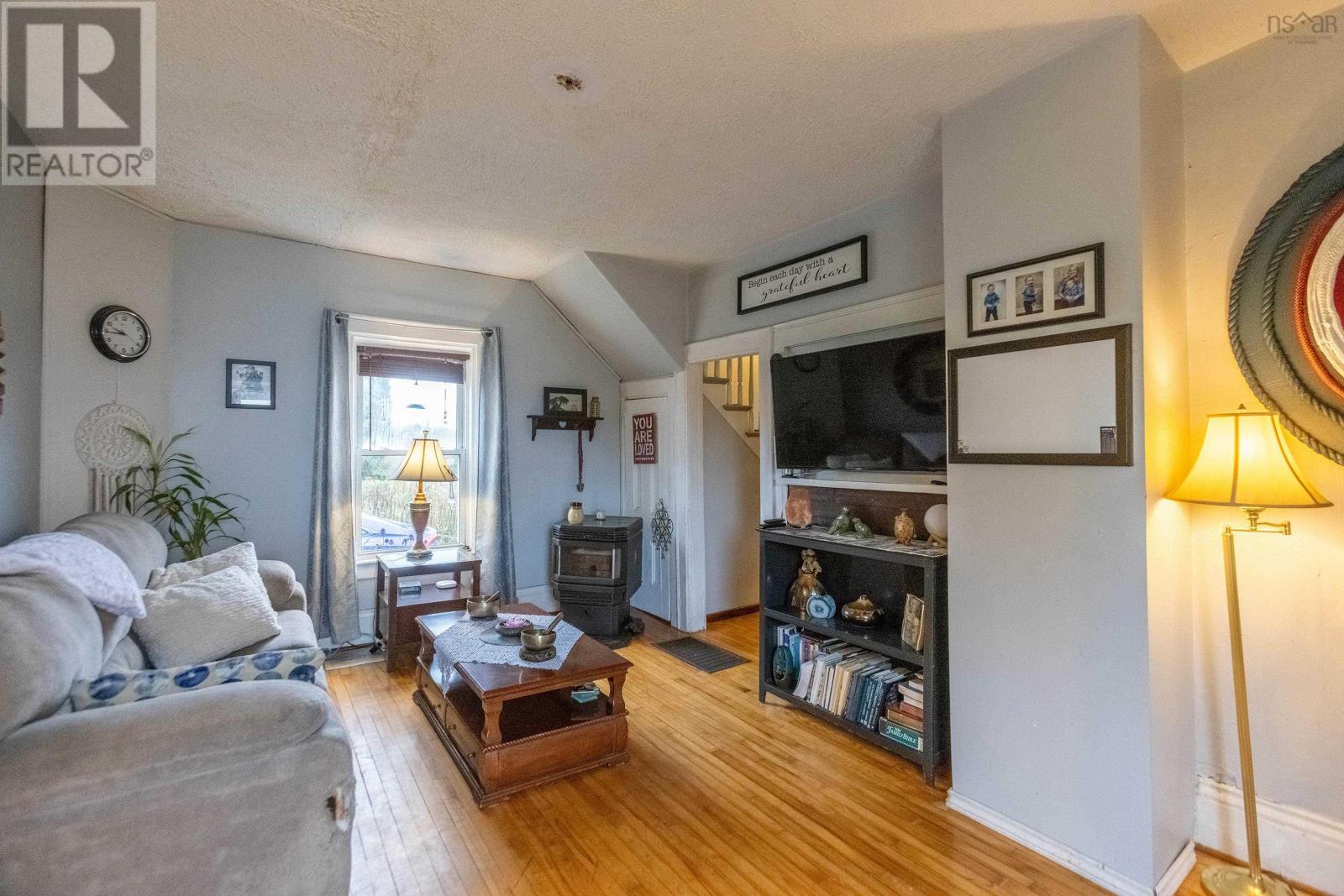 35 Lisgar Street, Springhill, Nova Scotia  B0M 1X0 - Photo 11 - 202526201