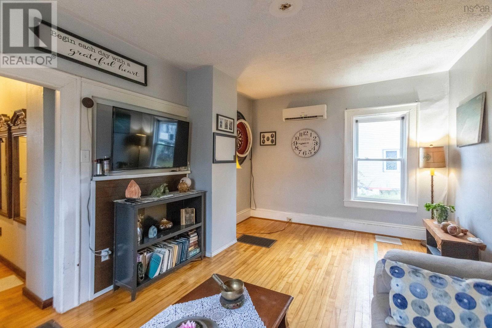 35 Lisgar Street, Springhill, Nova Scotia  B0M 1X0 - Photo 10 - 202526201