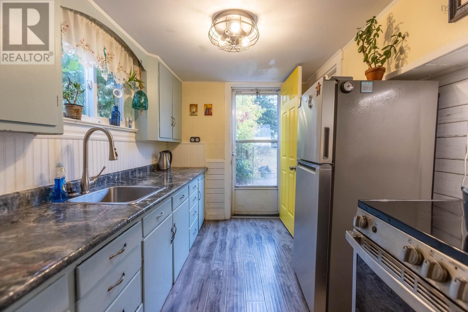 35 Lisgar Street, Springhill, Nova Scotia  B0M 1X0 - Photo 12 - 202526201