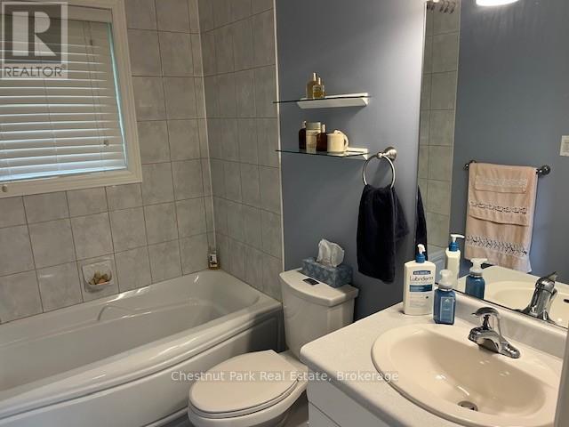 156 Harbour Beach Drive, Meaford, Ontario  N4L 1W5 - Photo 17 - X12308463