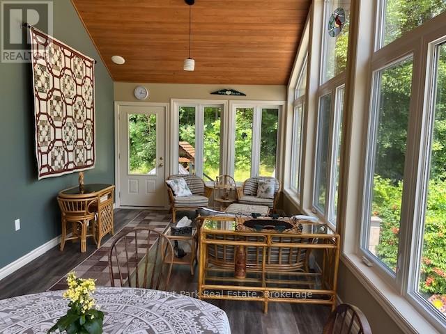 156 Harbour Beach Drive, Meaford, Ontario  N4L 1W5 - Photo 7 - X12308463