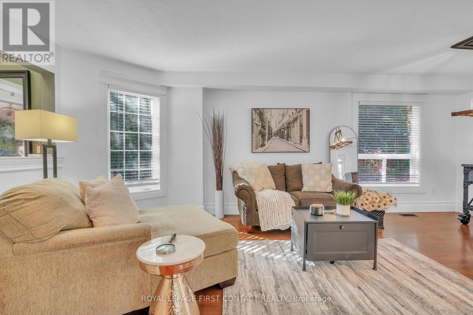 1328 Vincent Crescent, Innisfil, Ontario  L9S 1Z8 - Photo 10 - N12489654