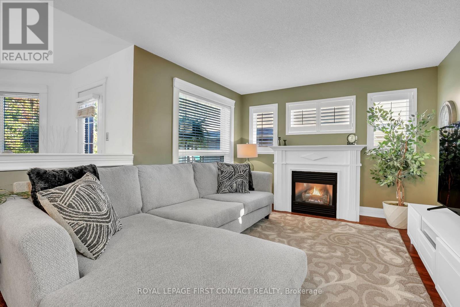 1328 Vincent Crescent, Innisfil, Ontario  L9S 1Z8 - Photo 7 - N12489654