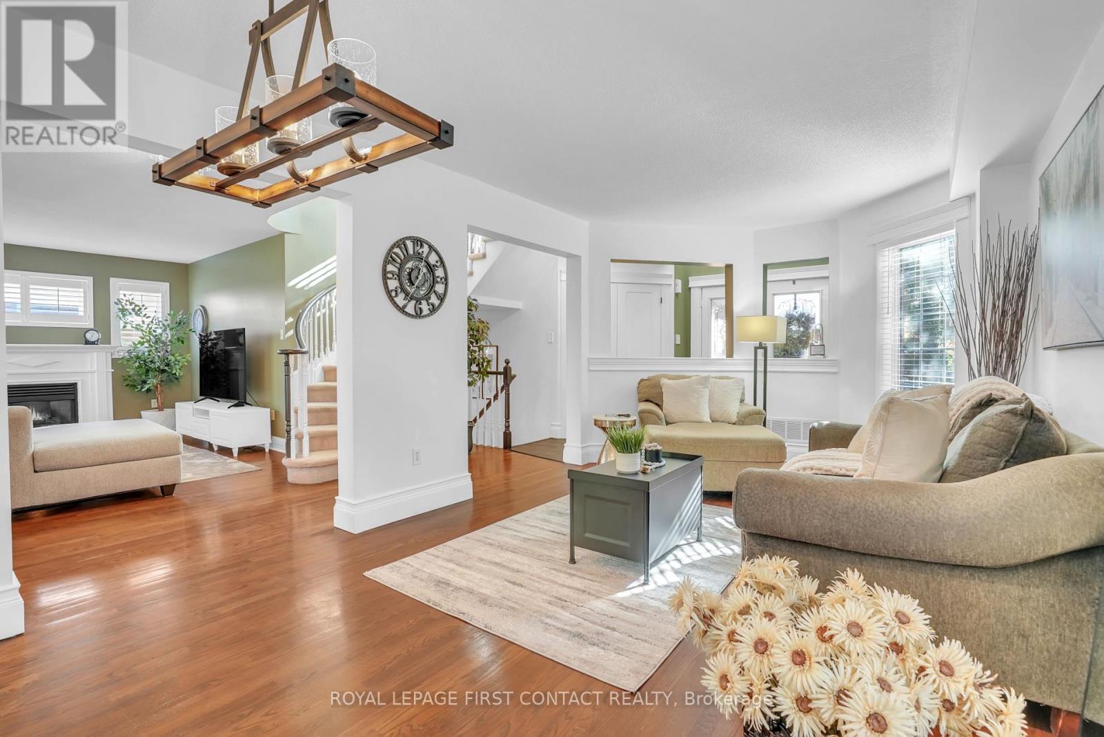 1328 Vincent Crescent, Innisfil, Ontario  L9S 1Z8 - Photo 8 - N12489654