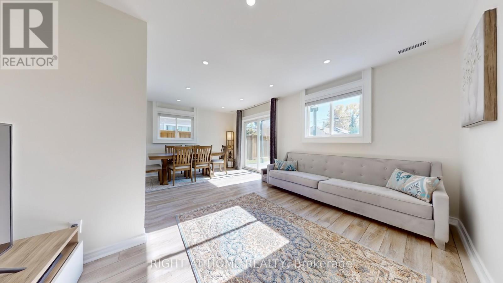 293 Cedarholme Avenue, Georgina, Ontario  L4P 2W5 - Photo 11 - N12489672