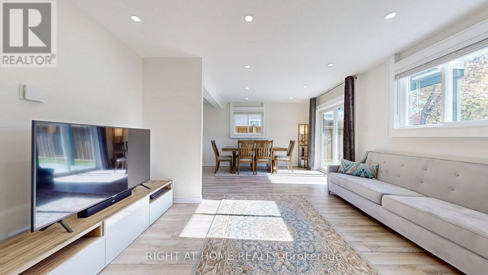 293 Cedarholme Avenue, Georgina, Ontario  L4P 2W5 - Photo 13 - N12489672